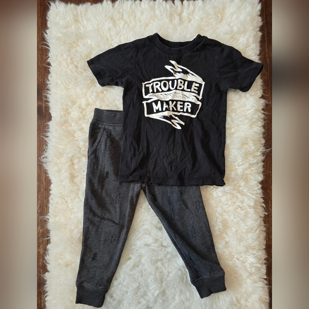 Black outfit 4T